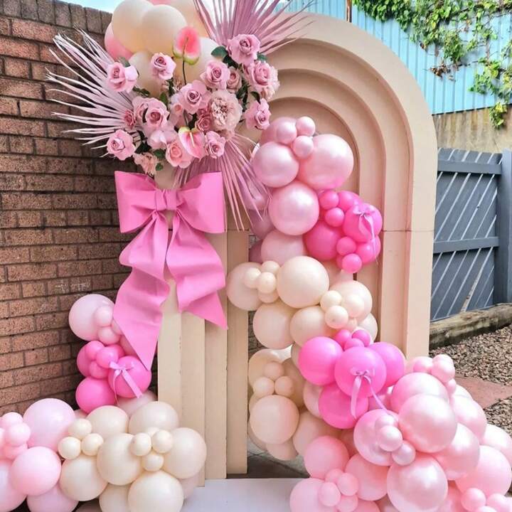 Decoración con Mampara y Arcos de Globos